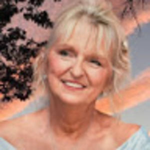 Meet your Posher, Claudia